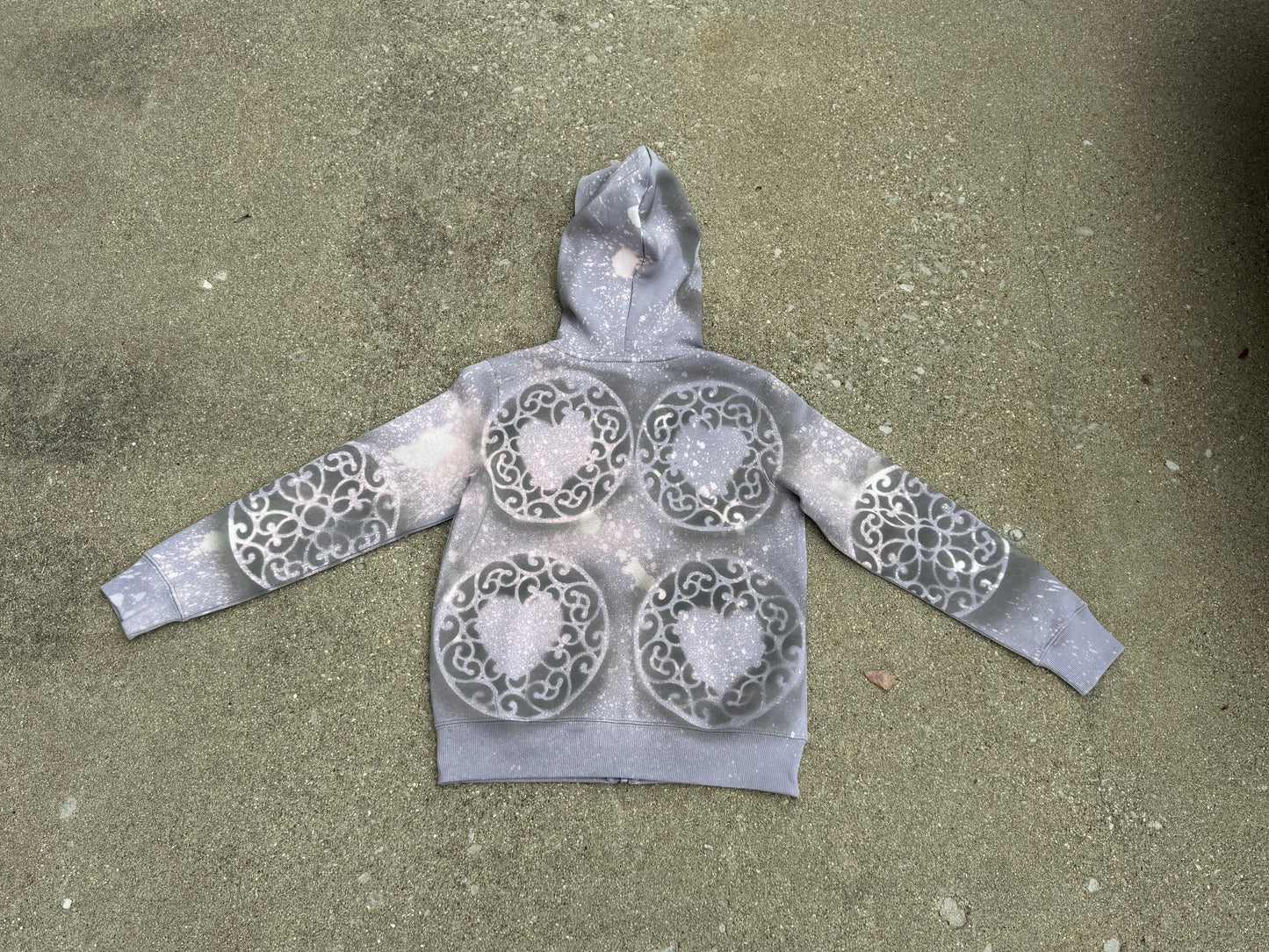 Kids AVERÈS “Fine China” Hoodie