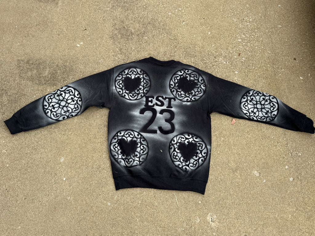 AVERÈS Fine China Crewneck