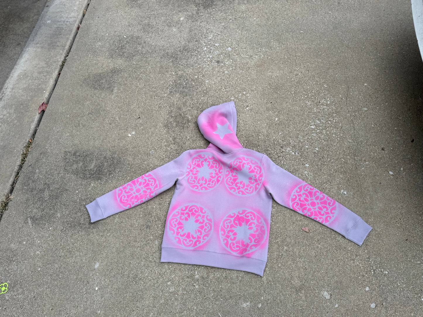 Kids AVERÈS “Fine China” Hoodie