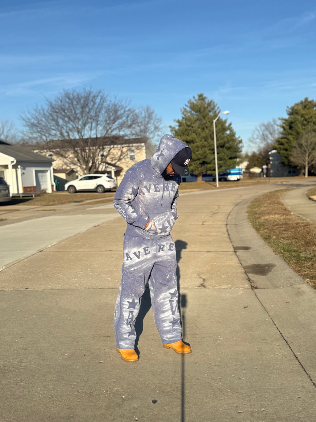 AVERES Fine China Sweatsuit