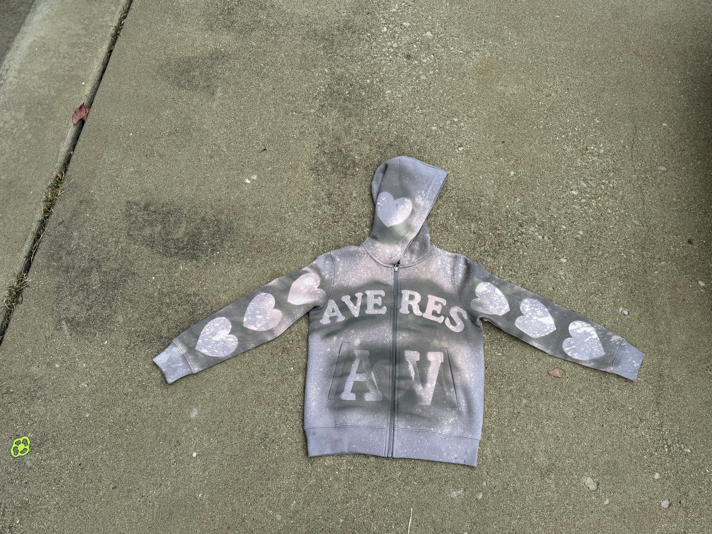 Kids AVERÈS “Fine China” Hoodie
